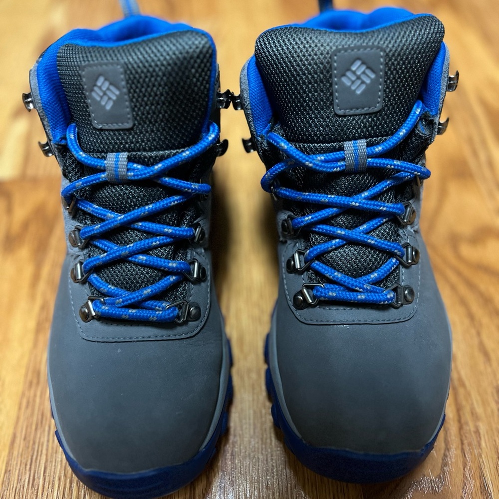 Boys Columbia boots - Picture 1 of 4